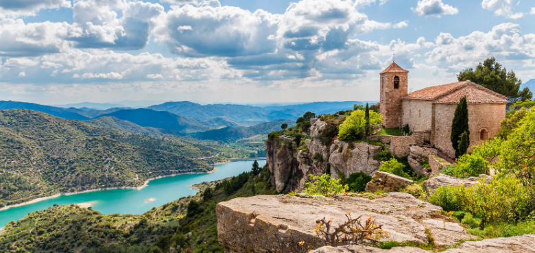 Explore Siurana: History, legends and breathtaking landscapes